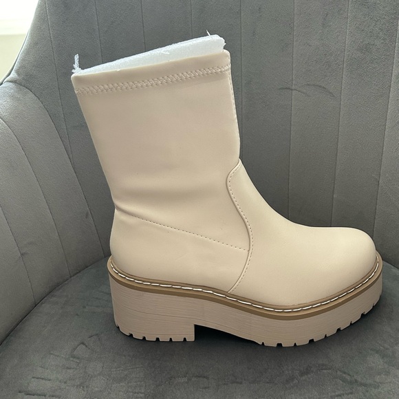 COPY - Soda Bone Chunky Platform Boots - Picture 4 of 9